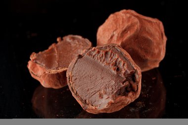 Çikolatalı truffle