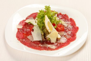 et carpaccio parmesan peyniri ile