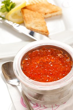 Kırmızı havyar tost