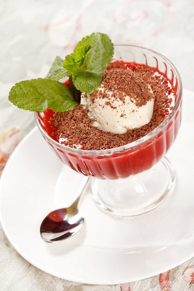 Summer dessert — Stock Photo, Image
