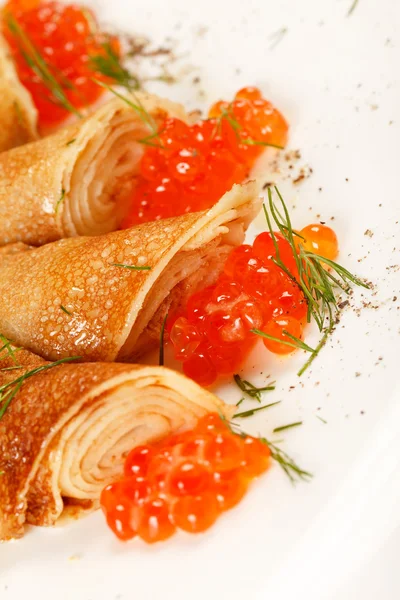Tortitas con caviar —  Fotos de Stock