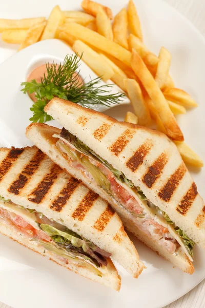 Sandwiches with French fried potatoes — Stockfoto