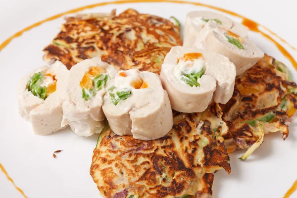 Vegetable pancakes with chicken fillet — Stock Photo, Image