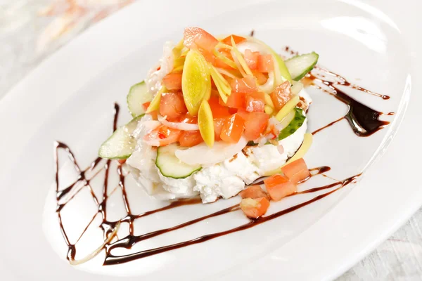 Salada com queijo cottage — Fotografia de Stock