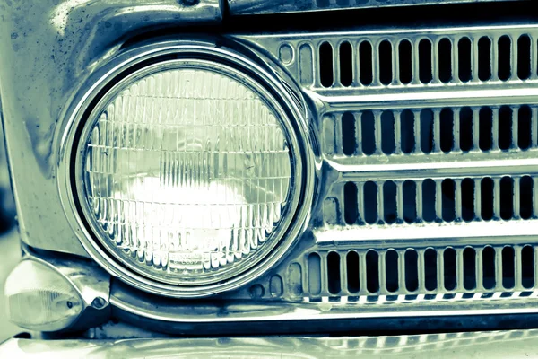 Closeup των προβολέων ενός αυτοκινήτου — Φωτογραφία Αρχείου