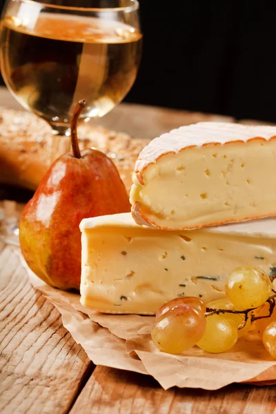 Vino y queso —  Fotos de Stock