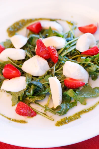 Insalata con fragola — Foto Stock