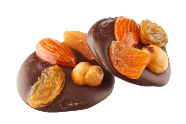 Шоколадні цукерки з горіхами — стокове фото