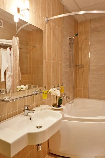 Ванна кімната в готелі — стокове фото