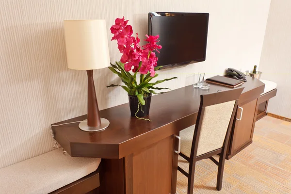 Modern, kényelmes szállodai szoba belseje — Stock Fotó
