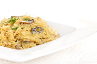 Mantarlı makarna.