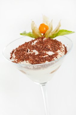 bir bardakta tiramisu