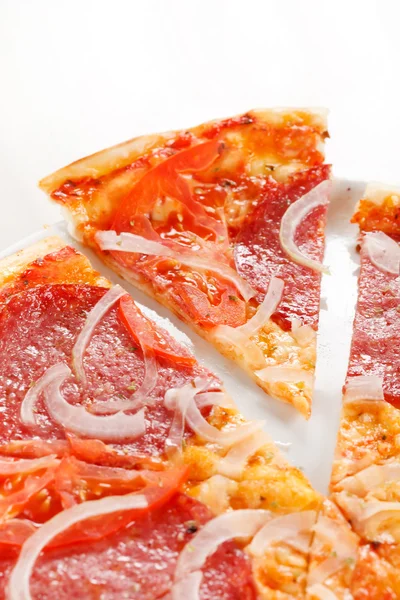 Salamlı pizza — Stok fotoğraf