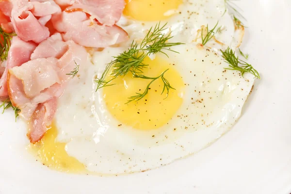 Smažená vejce se slaninou — Stock fotografie