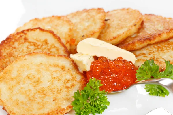 Crêpes de pommes de terre frites au caviar — Photo