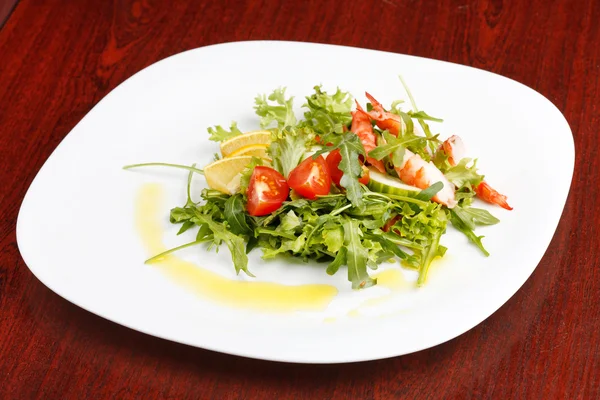 Salade met garnalen — Stockfoto