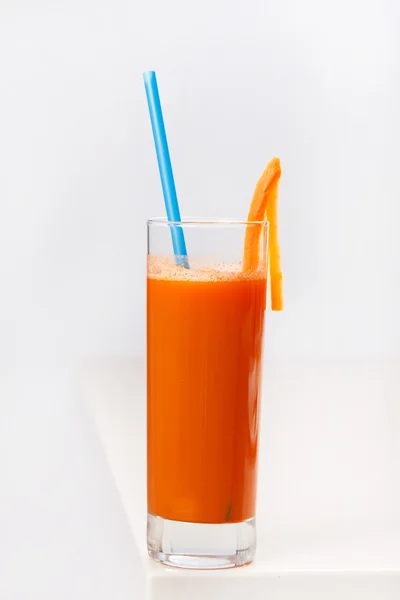 Świeży sok z marchwi — Zdjęcie stockowe