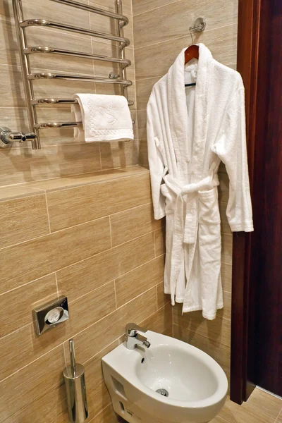 Ванна кімната в готелі — стокове фото