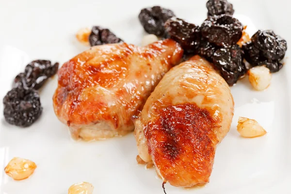 stock image Chicken wings with prunes