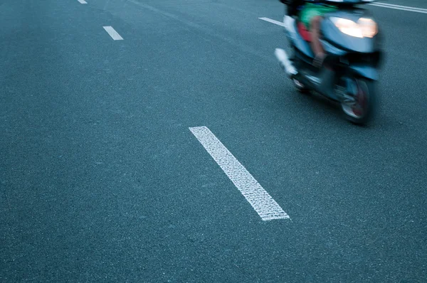 Parkway sürme motosiklet binici — Stok fotoğraf