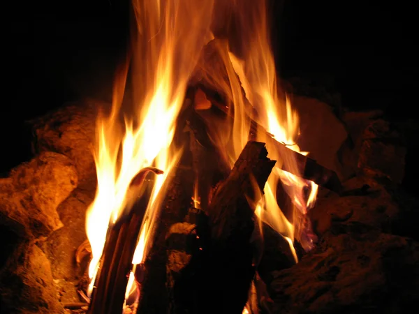 Holz in Flammen — Stockfoto