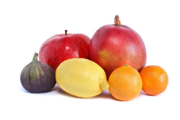 Vruchten op witte — Stockfoto