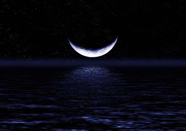 月亮的一半倒映在水中 — 图库照片
