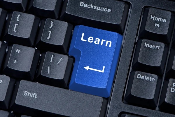 Knop leren computer toetsenbord concept van onderwijs. — Stockfoto