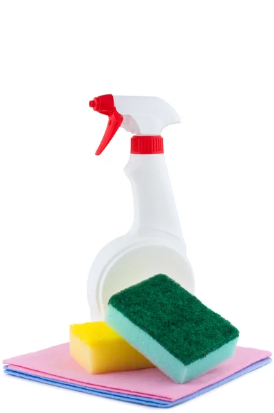 Spuittoestel met lompen en spons voor het reinigen. — Stockfoto
