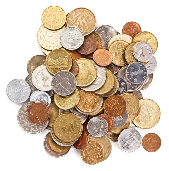 Colección de muchas monedas diferentes sobre fondo blanco — Foto de Stock