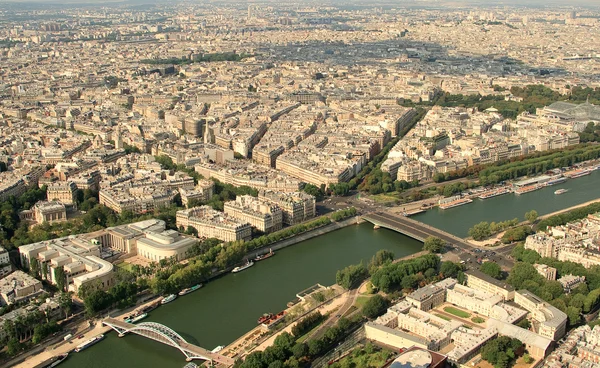 Druh do Paříže z výšky d'Eiffel Tour — Stock fotografie