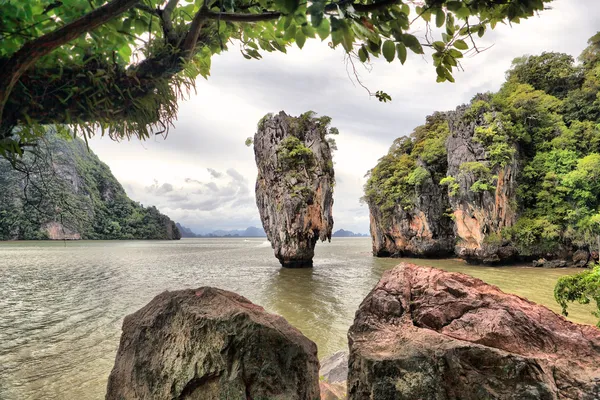 Остров Джеймса Бонда, Пханг Нга, Таиланд — стоковое фото
