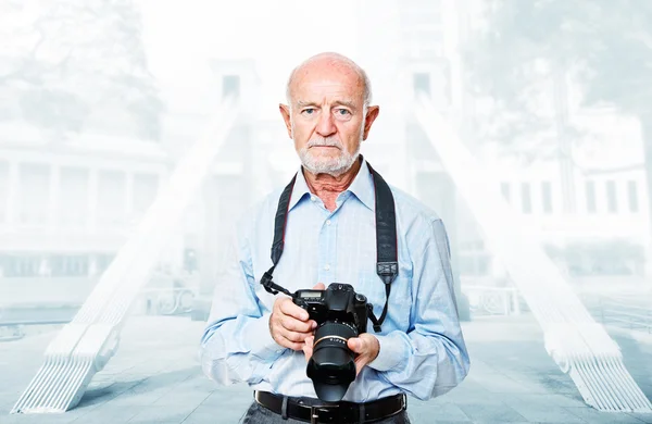 Senior fotograaf — Stockfoto