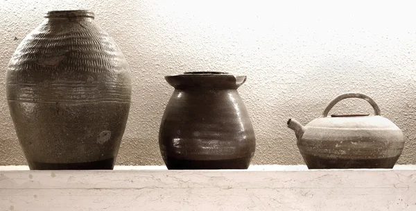 古代の陶器のディスプレイ — ストック写真