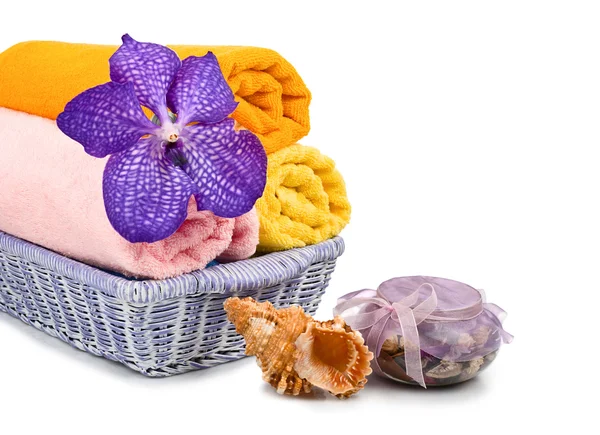 Handtücher, Muschel und Blume — Stockfoto