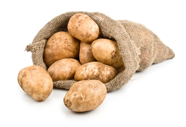 Πρώτες συγκομιδή πατάτες στο σάκο λινάτσα — Φωτογραφία Αρχείου
