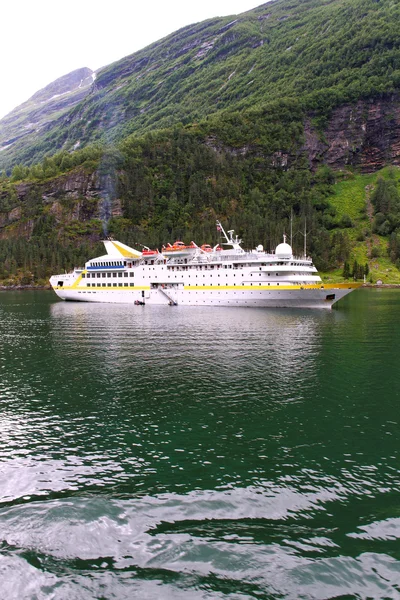 Ship in fjord. — Stock Photo, Image