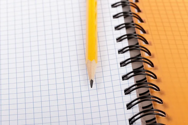 Μολύβι και σημειωματάριο. — Φωτογραφία Αρχείου