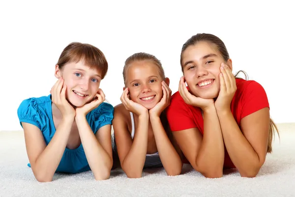 Trzy nastoletnie dziewczyny razem — Zdjęcie stockowe