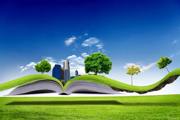 Libro aperto con mondo verde natura — Foto Stock