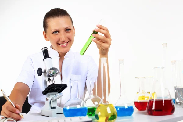 Female scientist in a chemistry laboratory Royalty Free Stock Photos