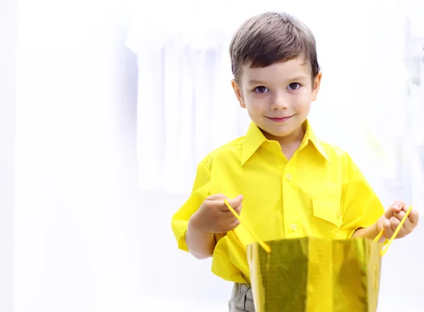 Little boy doing shopping — Stock Photo, Image