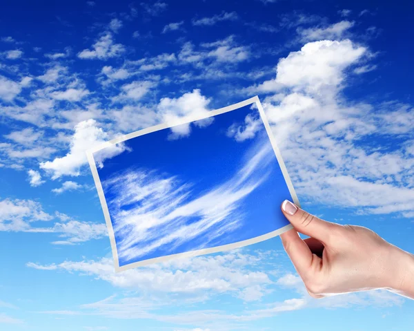 Céu com nuvens e molduras brancas — Fotografia de Stock