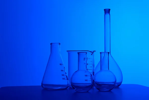 Chemie-Laborgeräte und Glasröhren — Stockfoto