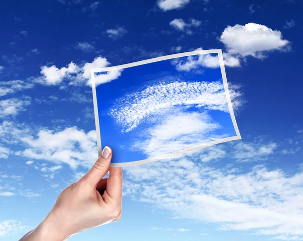 Obloha s bílým cloudes a rámečky — Stock fotografie