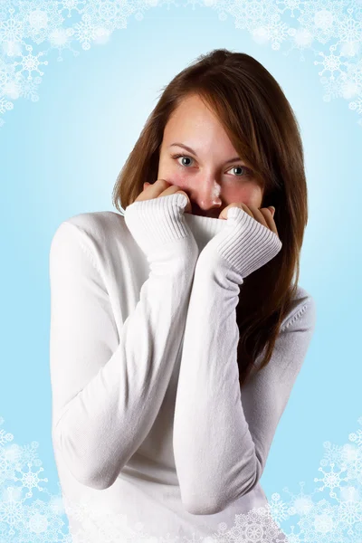 白いセーターの少女 — ストック写真