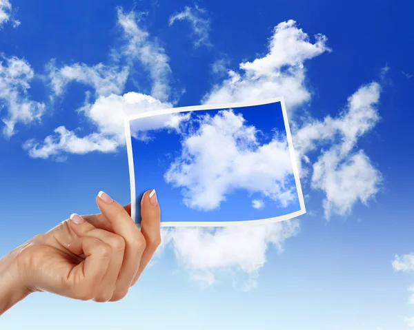 Céu com nuvens e molduras brancas — Fotografia de Stock