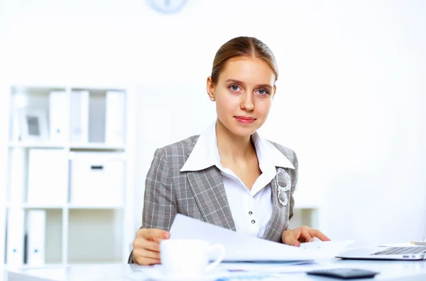 Business woman in office — Stock Photo, Image