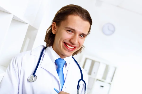 Příjemný lékař v ordinaci — Stock fotografie