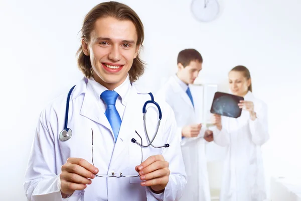 Příjemný lékař v ordinaci — Stock fotografie
